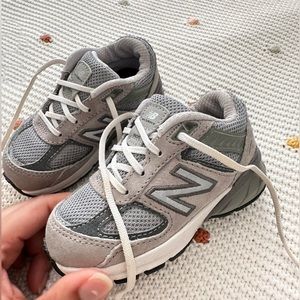 NEW BALANCE Toddler 990v5